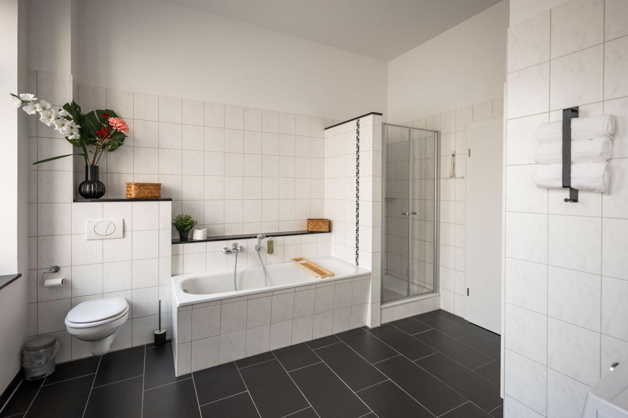 T21 - Apartment Direkt Im Zentrum Mit Parkplatz Chemnitz Exterior foto